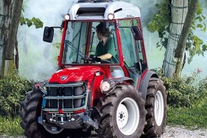 Traktor Antonio Carraro TRH
