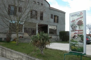 Slike bivšeg ružičnjaka Tea Klapirića