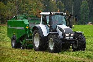 Traktor Valtra Direct