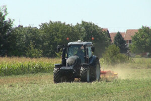 Prezentacija traktora Valtra N134 i kultivatora Cultus CS 300