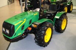 Traktor Ferrari Vipar 40 RS