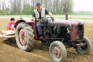 Stodjel - traktor nastao od stotinu dijelova!