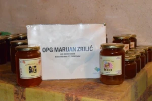 Zrilićev med daleko se poznaje!