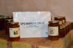 Zrilićev med daleko se poznaje!