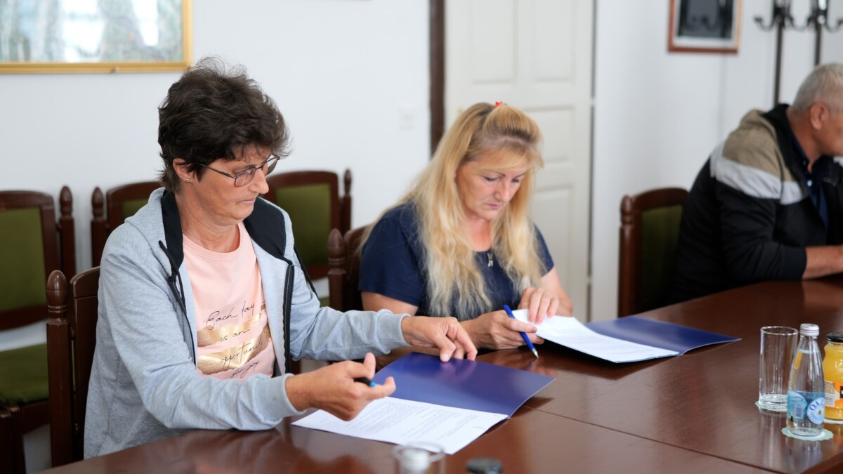 Odabrani korisnici potpisali ugovore