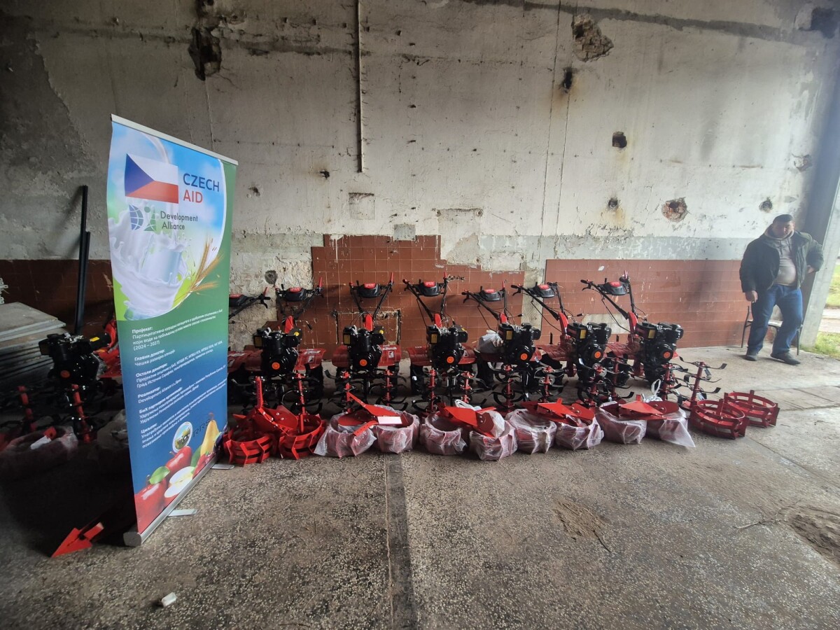 Zadovoljni poljoprivrednici preuzeli opremu