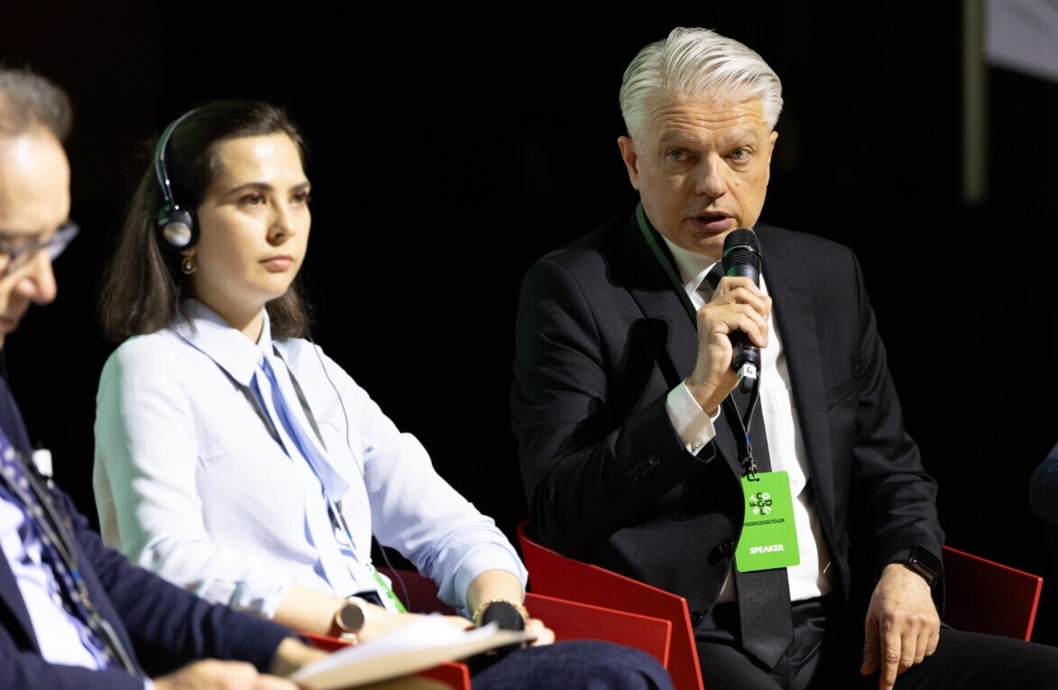 Dr. sc. Dražen Knežević