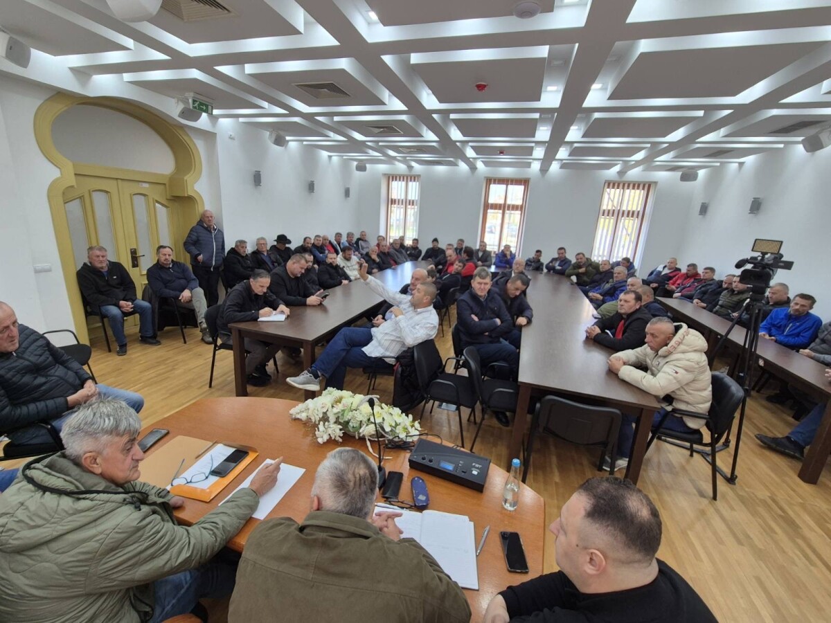 Sastanak poljoprivrednika u Odžaku 