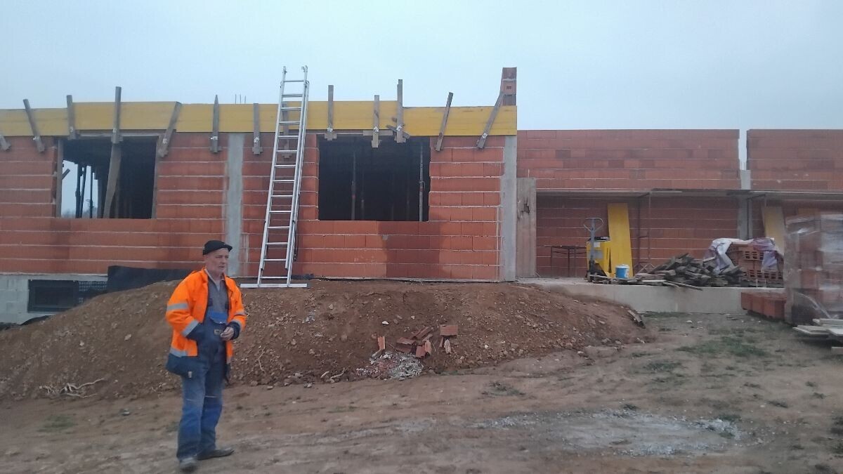 Gradi objekat za klanje svinja