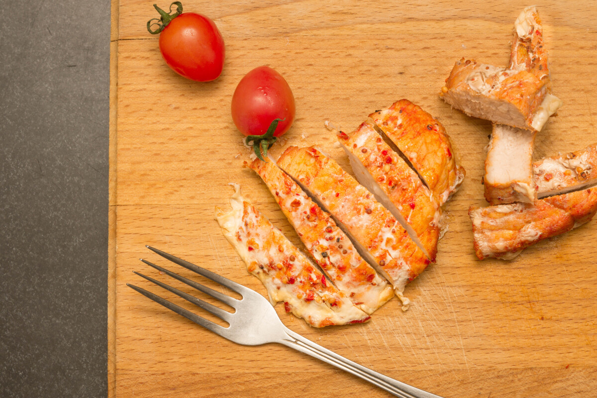 Meso u sredini ne smije biti ružičasto (Foto: Shutterstock/Shamaan)