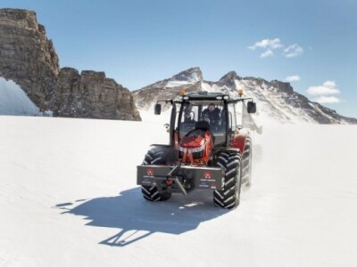 Massey Ferguson nešto južnije Massey Ferguson nešto južnije