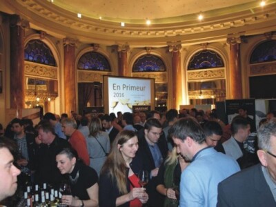 Kušanje mladih vina domaćih vinskih regija Kušanje mladih vina domaćih vinskih regija