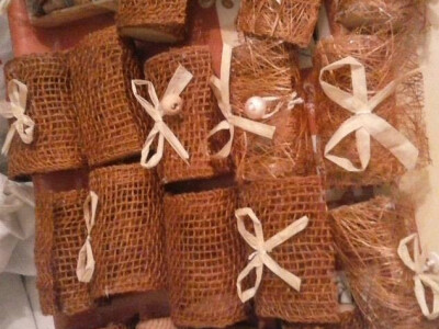 Poklon paketići lješnjak u medu Poklon paketići lješnjak u medu