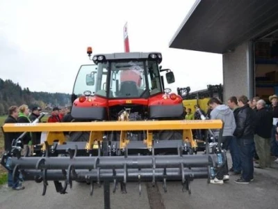 Super 6 demo tour Massey Ferguson
