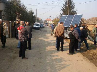 Mobilni robotizovani solarni elektrogenerator Mobilni robotizovani solarni elektrogenerator