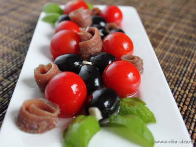 Inćuni i pepersit paprike