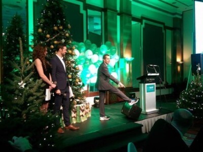 Blagdanska atmosfera na pozornici