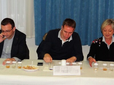 14. Edukacijsko ocjenjivanje kvalitete voćnih rakija i likera u HGK ŽK Osijek