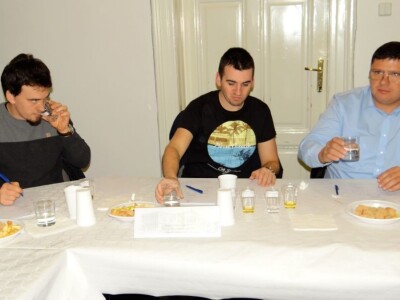 14. Edukacijsko ocjenjivanje kvalitete voćnih rakija i likera u HGK ŽK Osijek