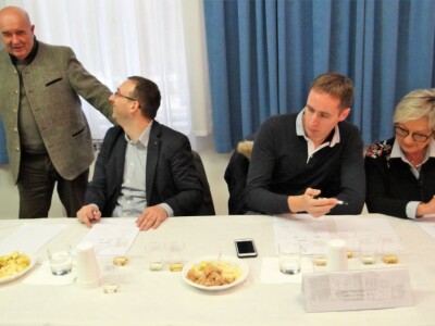 14. Edukacijsko ocjenjivanje kvalitete voćnih rakija i likera u HGK ŽK Osijek