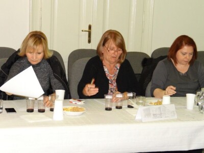 14. Edukacijsko ocjenjivanje kvalitete voćnih rakija i likera u HGK ŽK Osijek