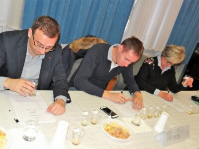 14. Edukacijsko ocjenjivanje kvalitete voćnih rakija i likera u HGK ŽK Osijek