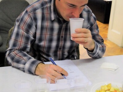 14. Edukacijsko ocjenjivanje kvalitete voćnih rakija i likera u HGK ŽK Osijek