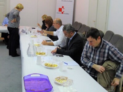 14. Edukacijsko ocjenjivanje kvalitete voćnih rakija i likera u HGK ŽK Osijek