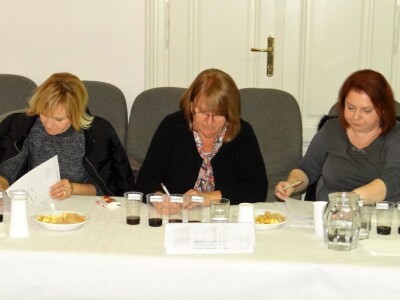 14. Edukacijsko ocjenjivanje kvalitete voćnih rakija i likera u HGK ŽK Osijek