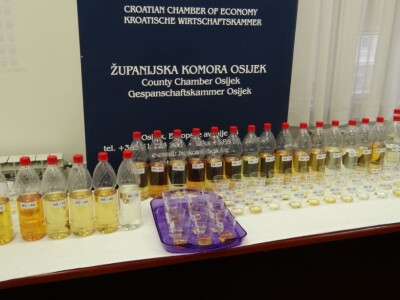 14. Edukacijsko ocjenjivanje kvalitete voćnih rakija i likera u HGK ŽK Osijek