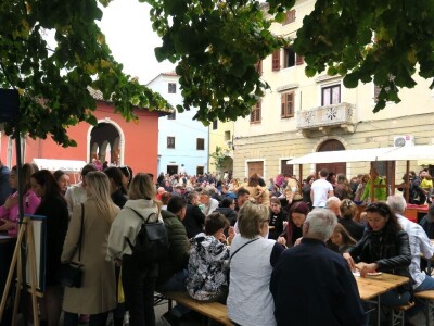 14. Kestenijada u Oprtlju privukla više od nekoliko tisuća posjetitelja