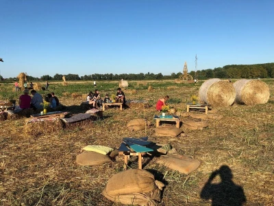 14. Slama land art