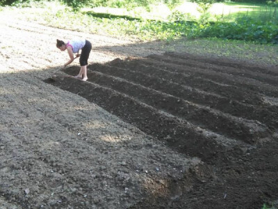 Većinu poslova obavljaju ručno.