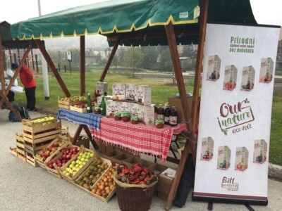 Prirodni sokovi iz pogona "Voćar Piramida" Prirodni sokovi iz pogona "Voćar Piramida"