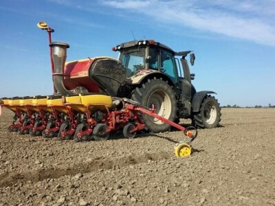 16. travnja, trinaesti dan; sjetva kukuruza u Vuki kod OPG Bagarić