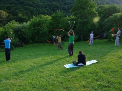 Zaljubljenici u ovakvu vrstu turizma udružili su se na internetskoj stranici World Wide Opportunities on Organic Farms