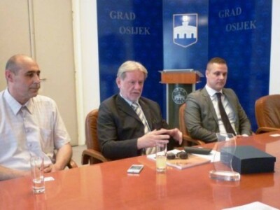 Gradonačelnik Osijeka je primio direktora Klastera poljomehanizacije Željka Erkapića te predstavnike osnivača Klastera iz Osijeka – OLT d.d. i Eurometal d.o.o.