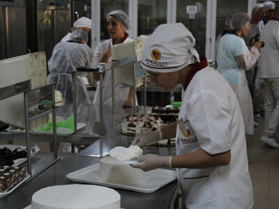 Angelo, proizvodnja slatkiša Paule Vals