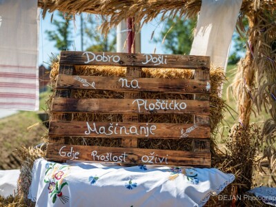 20. Ploščićko mašinanje