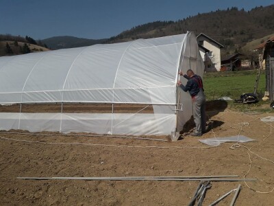 20 poljoprivrednika iz Gornjeg Vakufa- Uskoplja dobilo opremu za plasteničku proizvodnju