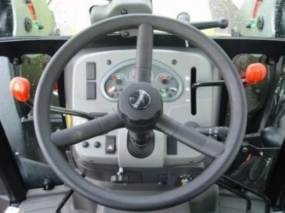 Traktor Claas ELIOS