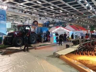 Paviljno s mehanizacijom