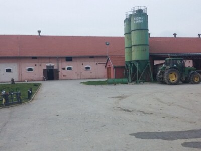 Silos i glavna štala