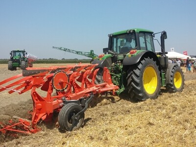 Kuhn četverobrazdni plug