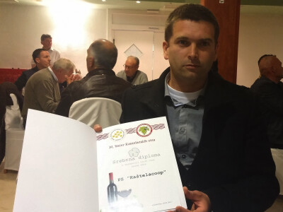 PZ Kaštela Coop, Jurica Škrapić uprviitelj