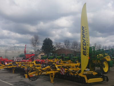 Novocommerce lideri John Deera u hrvatskoj Novocommerce lideri John Deera u hrvatskoj