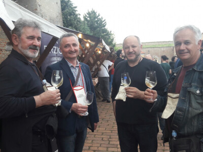 Večer vina i umjetnosti