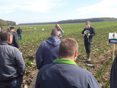 Proizvođači u pokusnom polju Proizvođači u pokusnom polju