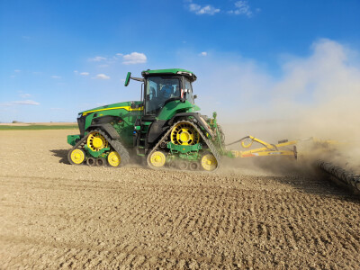 John Deere 8RX 410 traktor mjeseca
