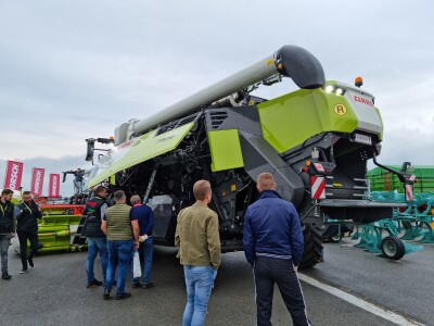 Na FarmShow premijerno prikazani Claasovi kombajni Trion 530 i 720